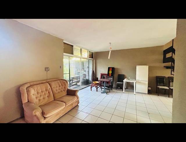 2 BEDROOM TOWNHOUSE FOR SALE IN MEER-EN-SEE